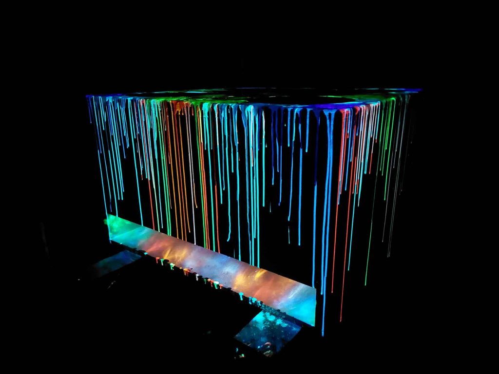 Glow-in-the-dark car speaker