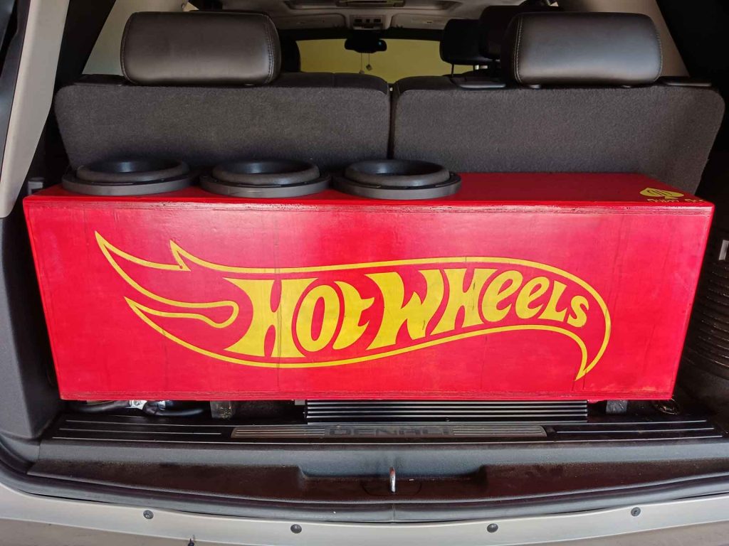 Car audio system with Hot Wheels logo